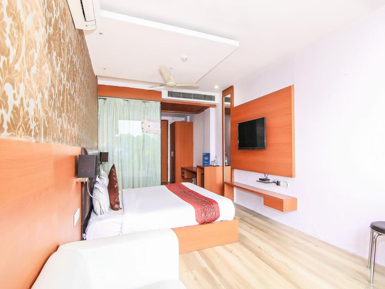Oyo 3683 De Global Park Hotel Hasanganj Exterior photo