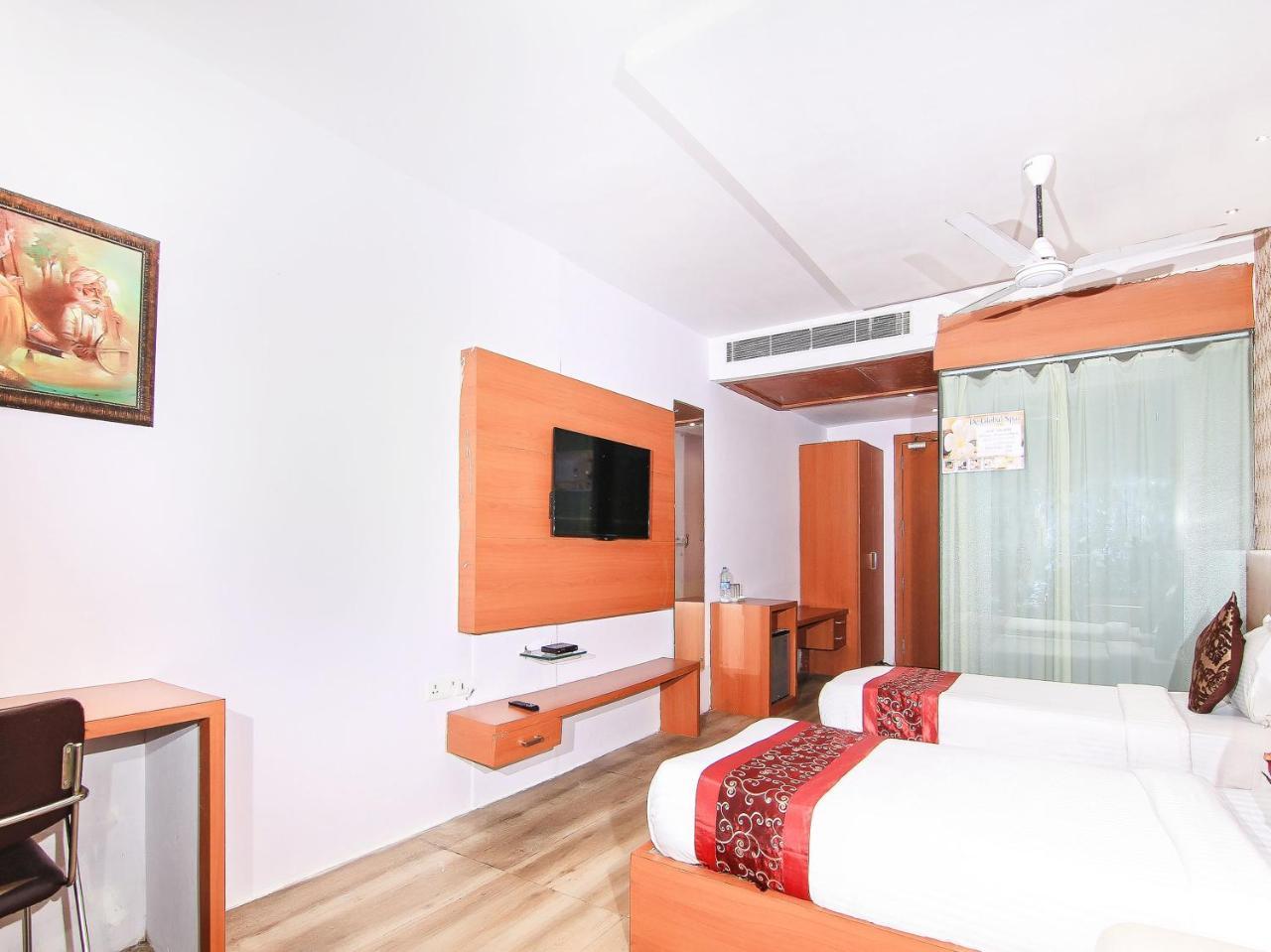 Oyo 3683 De Global Park Hotel Hasanganj Exterior photo