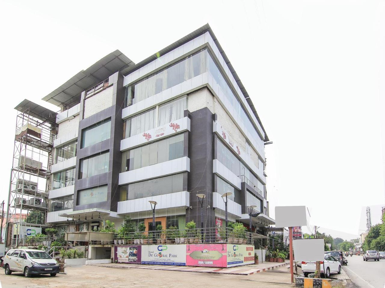 Oyo 3683 De Global Park Hotel Hasanganj Exterior photo