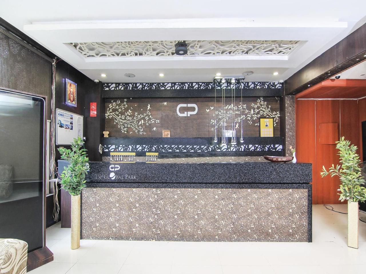 Oyo 3683 De Global Park Hotel Hasanganj Exterior photo