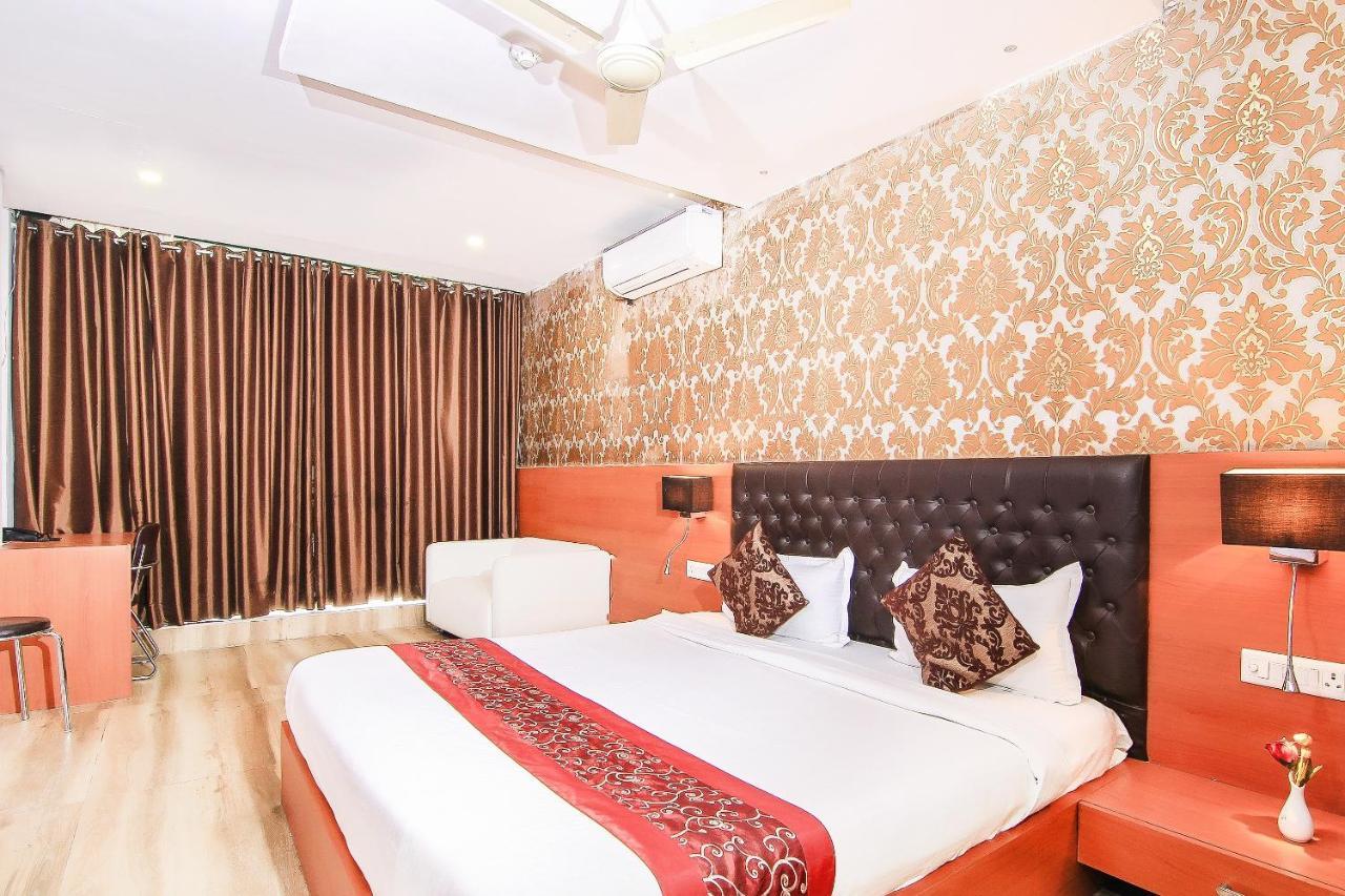 Oyo 3683 De Global Park Hotel Hasanganj Exterior photo